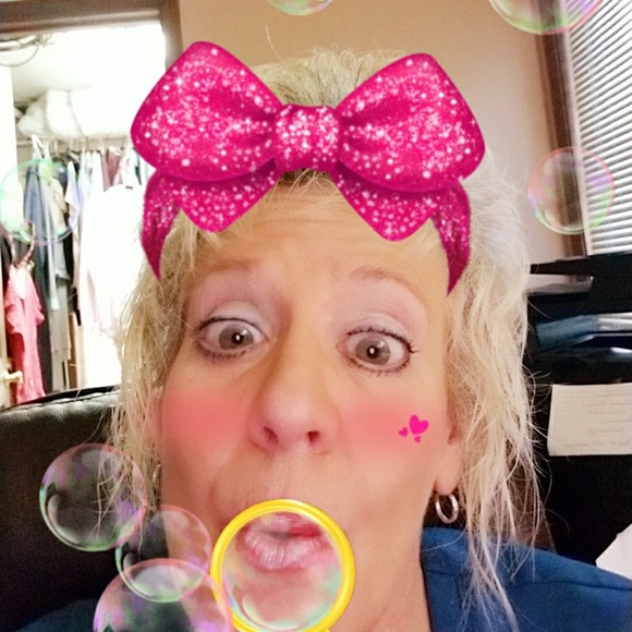 Meet your Posher, Donna - Picture 3 of 3